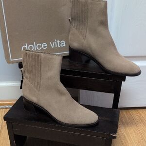 Dolce Vita Linny H2O Truffle Waterproof Leather/Suede Pull On Boots Size 9.5